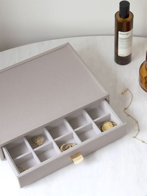 Stackers kleine Sieradenlade voor Klassieke Display Juwelendoos Taupe - Mystackers